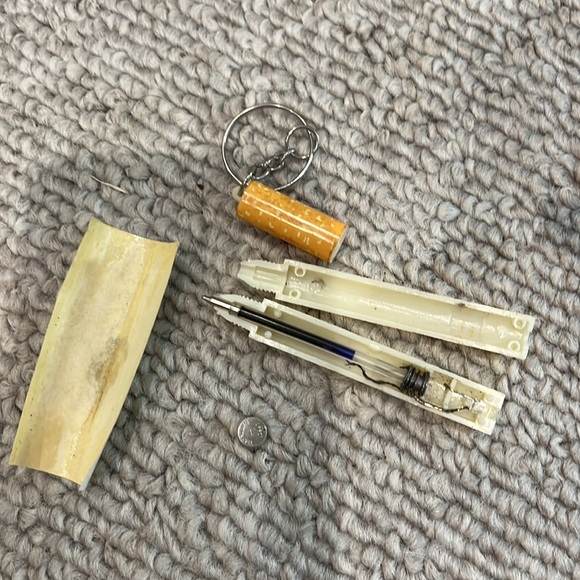 Vintage Cigarette Pen Flashlight Keychain Smoking 555 Bag Charm Tobacco Cigar xo - Picture 6 of 8